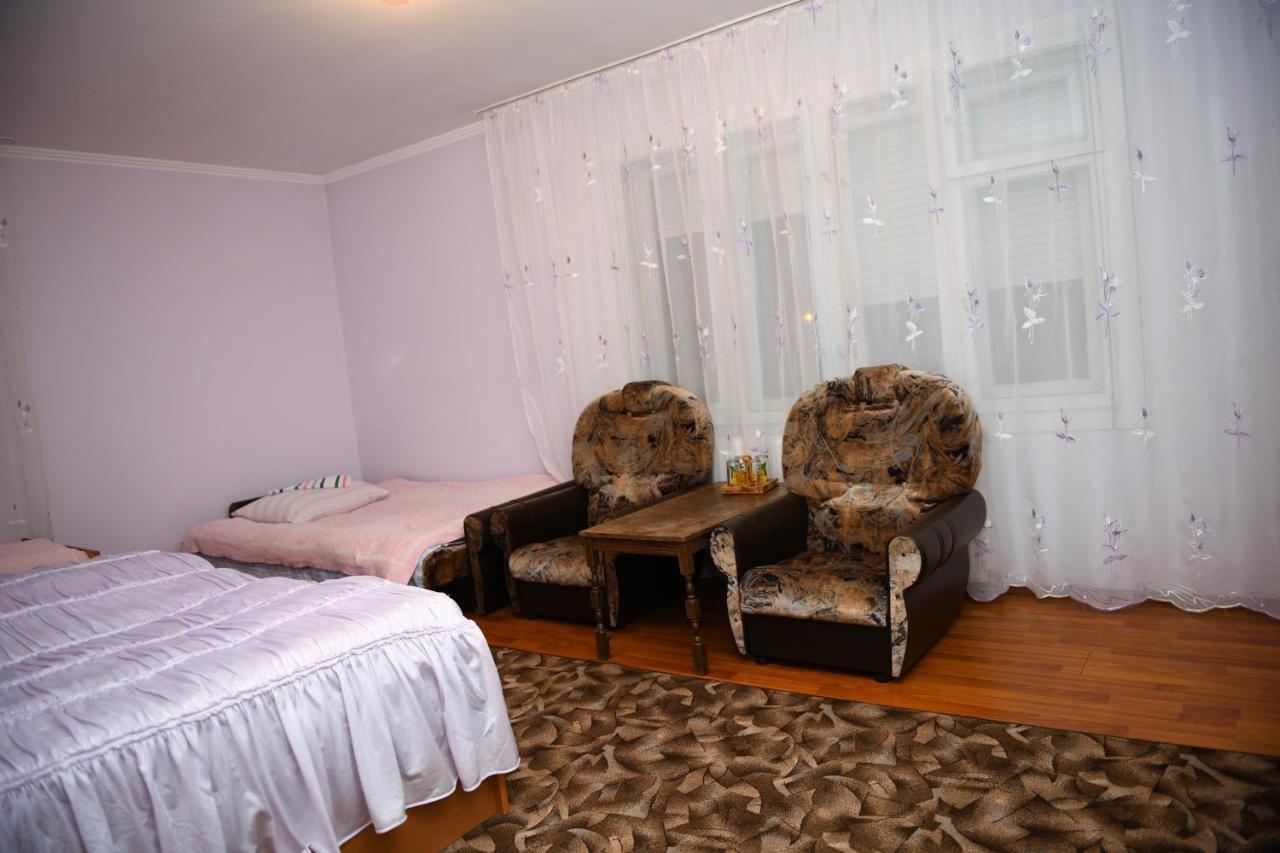 Hotel Гостинний Двір Євгенія Mizhhirya  Esterno foto